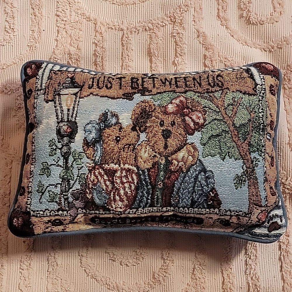 Boyds Bears & Friends 'Just Between Us' Vintage pillow. 9×12.5 inches.